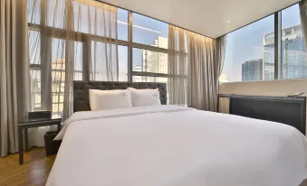 Platinum Hotel