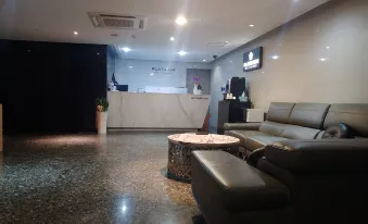 Platinum Hotel