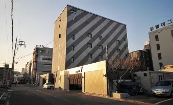 7 Motel