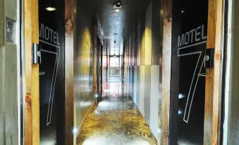 7 Motel